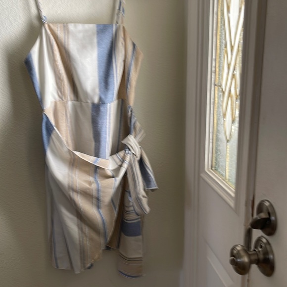 L’ ATISTE Dresses & Skirts - L’ ATISTE. Color blue and white. Size M